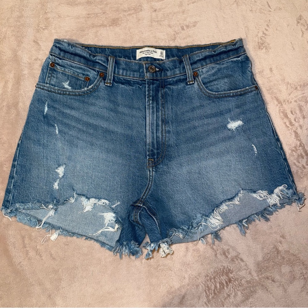 Abercrombie & fitch the 4”mom high rise distressed curve love short size 31/12